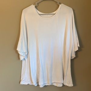 Comfy oversized white tee